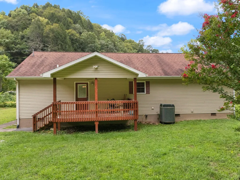 617 Big Willard Road Busy KY 41723