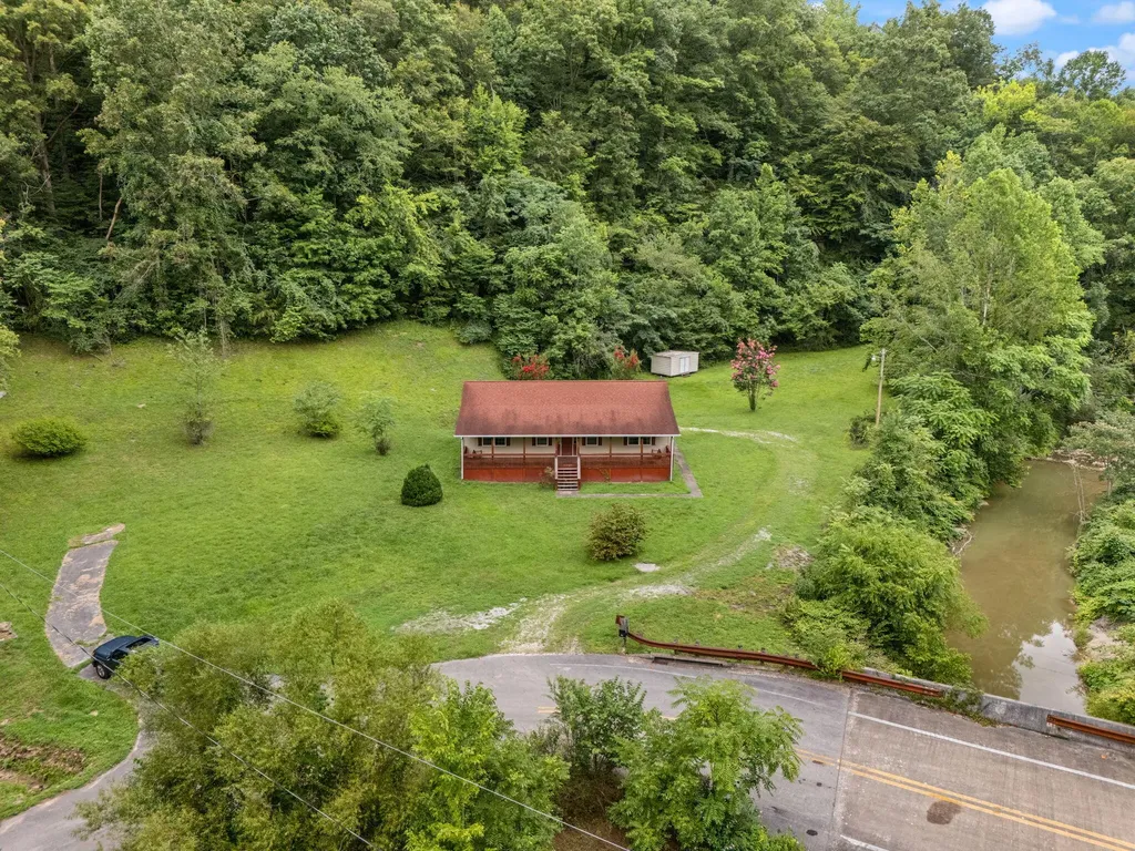 617 Big Willard Road Busy KY 41723