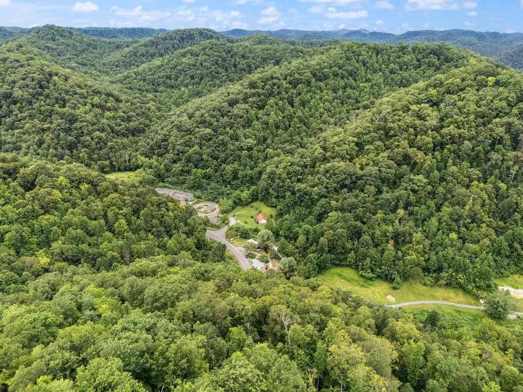 617 Big Willard Road Busy KY 41723