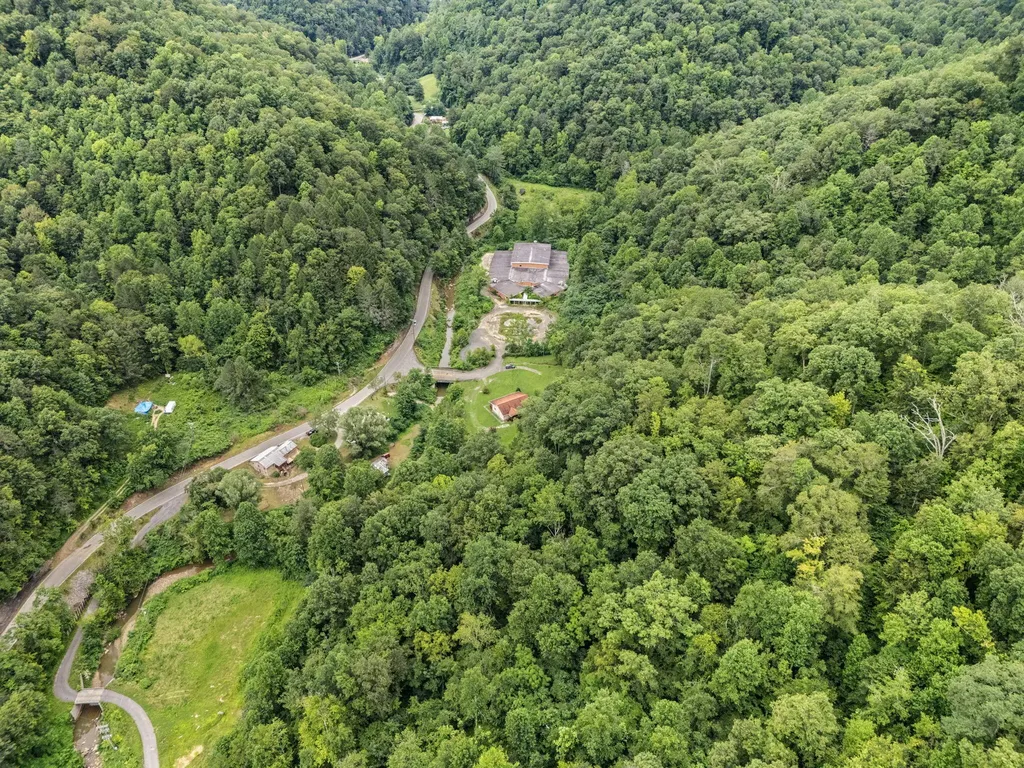 617 Big Willard Road Busy KY 41723