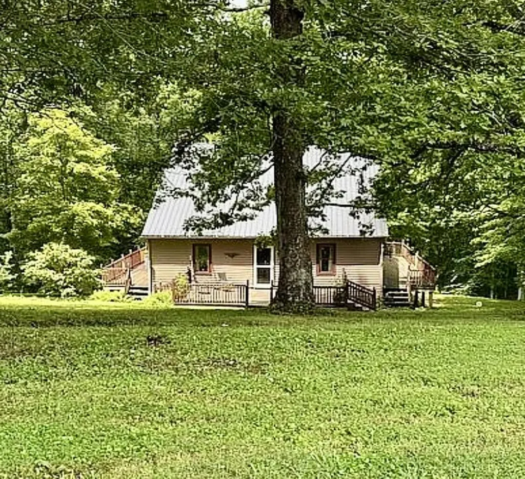 1195 Hoop Road Wellington KY 40387
