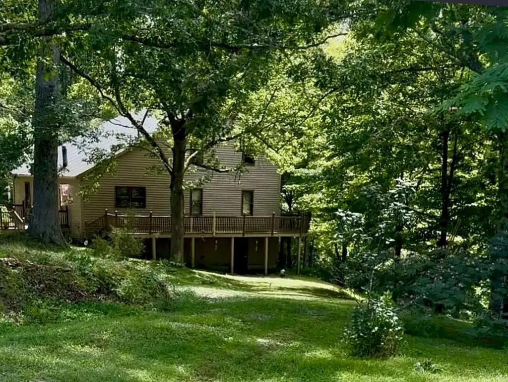 1195 Hoop Road Wellington KY 40387