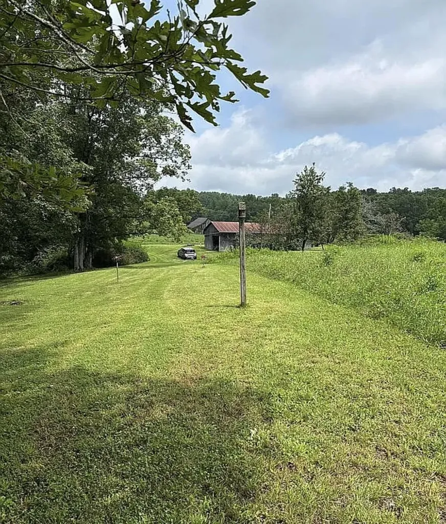 1195 Hoop Road Wellington KY 40387