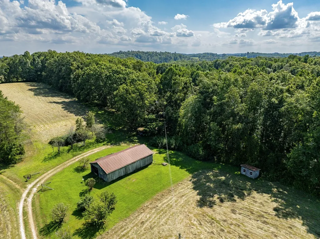 1195 Hoop Road Wellington KY 40387