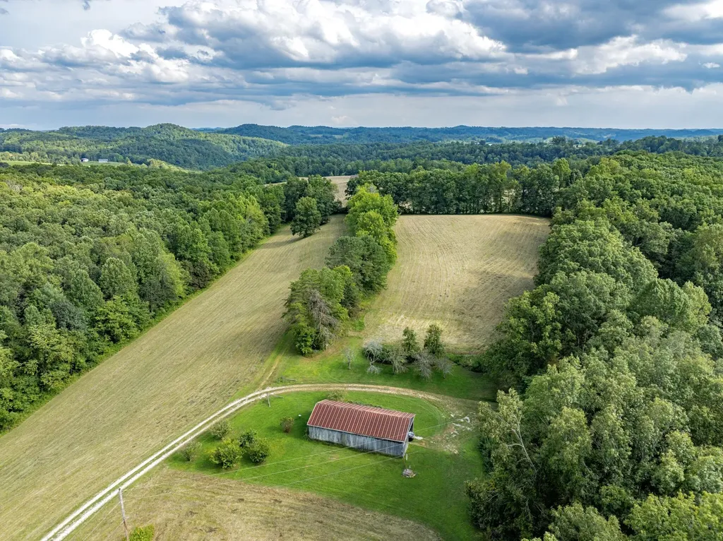 1195 Hoop Road Wellington KY 40387