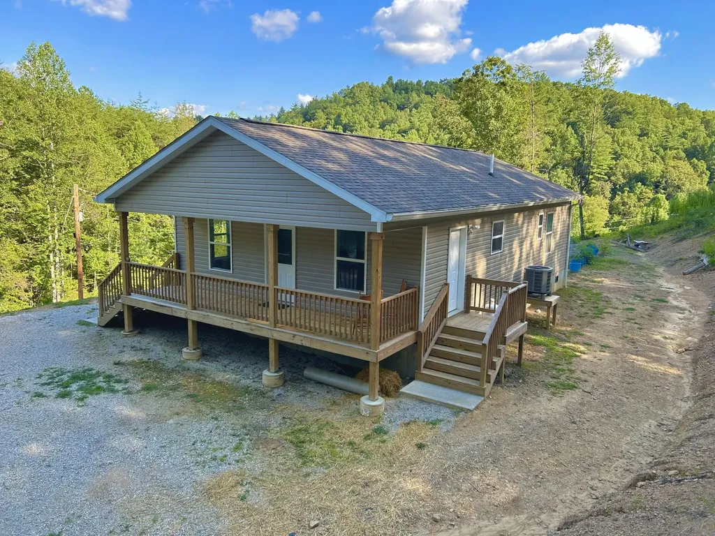 260 Bethesda Mission Road Campton KY 41301