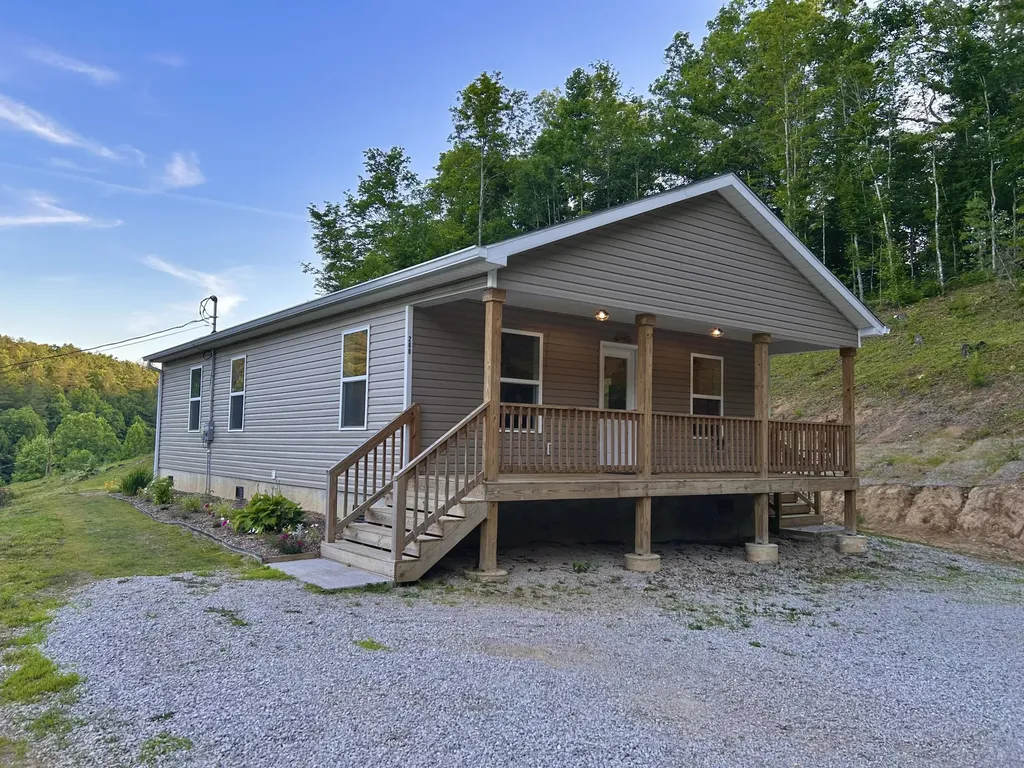 260 Bethesda Mission Road Campton KY 41301