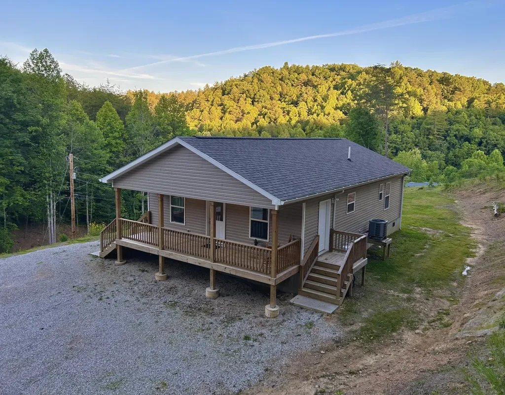 260 Bethesda Mission Road Campton KY 41301