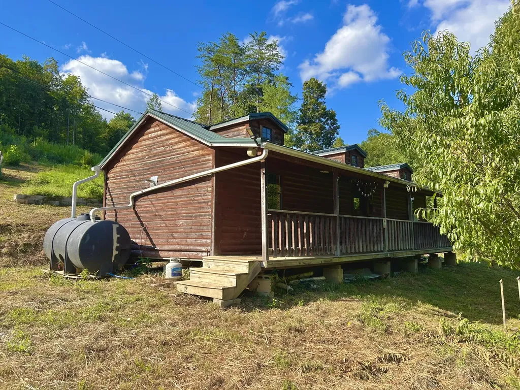 260 Bethesda Mission Road Campton KY 41301