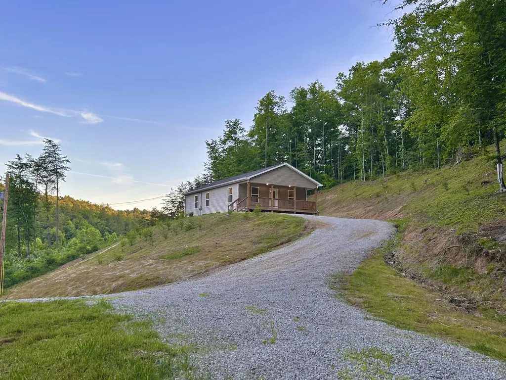 260 Bethesda Mission Road Campton KY 41301