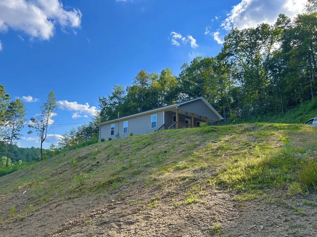 260 Bethesda Mission Road Campton KY 41301