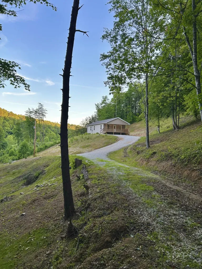 260 Bethesda Mission Road Campton KY 41301