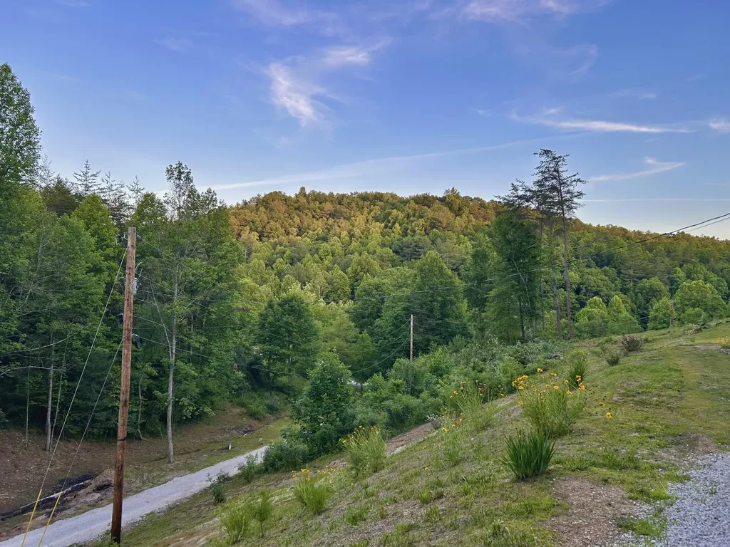 260 Bethesda Mission Road Campton KY 41301