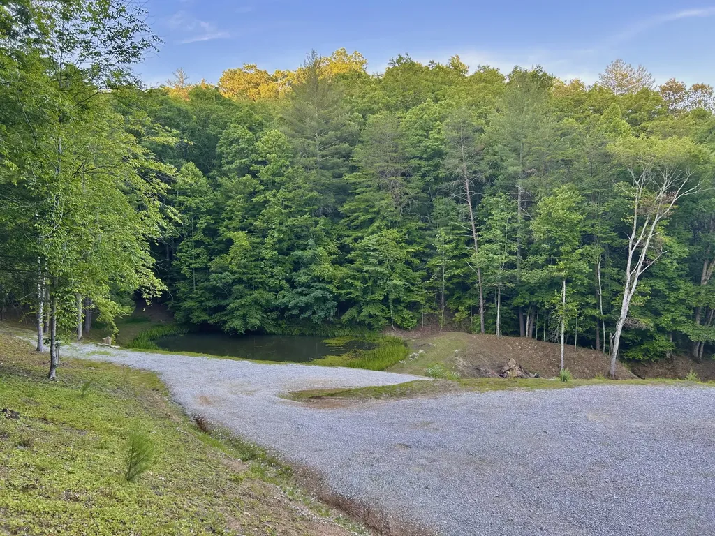 260 Bethesda Mission Road Campton KY 41301
