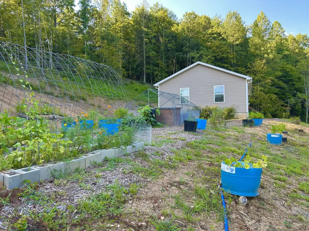 260 Bethesda Mission Road Campton KY 41301