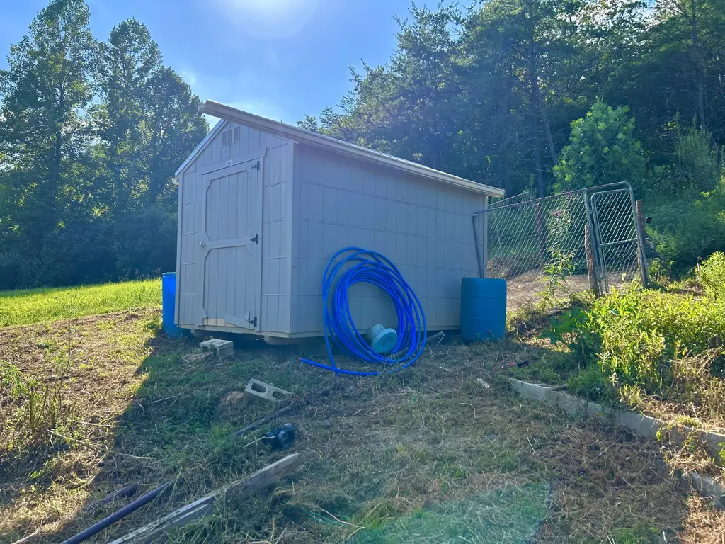 260 Bethesda Mission Road Campton KY 41301