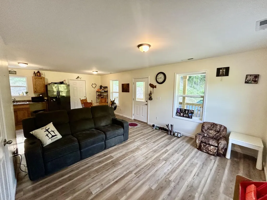 260 Bethesda Mission Road Campton KY 41301