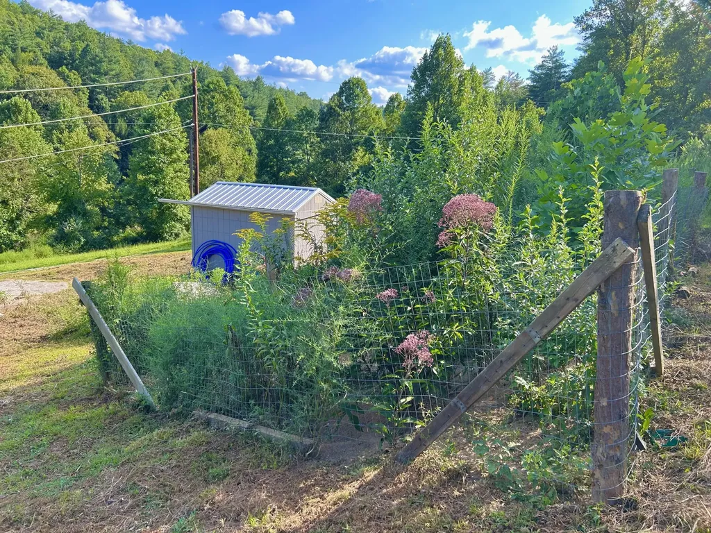 260 Bethesda Mission Road Campton KY 41301
