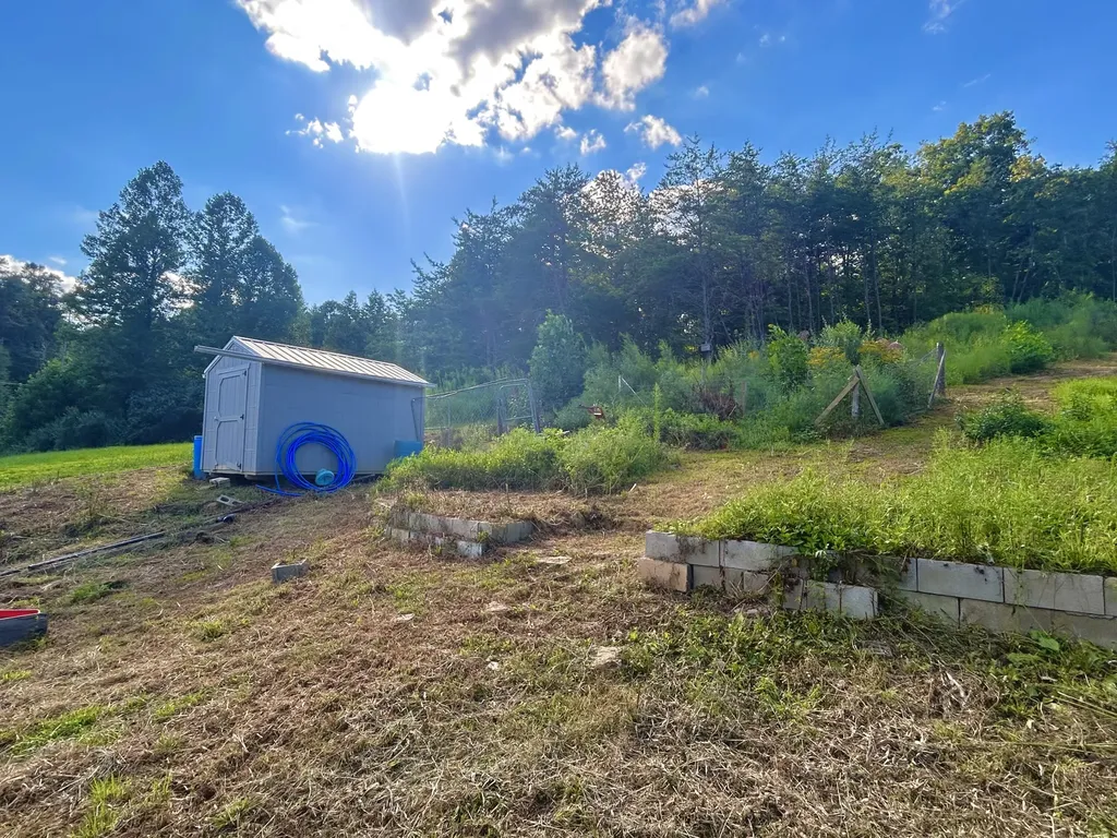 260 Bethesda Mission Road Campton KY 41301