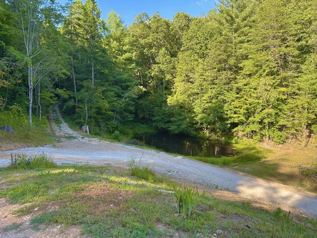 260 Bethesda Mission Road Campton KY 41301