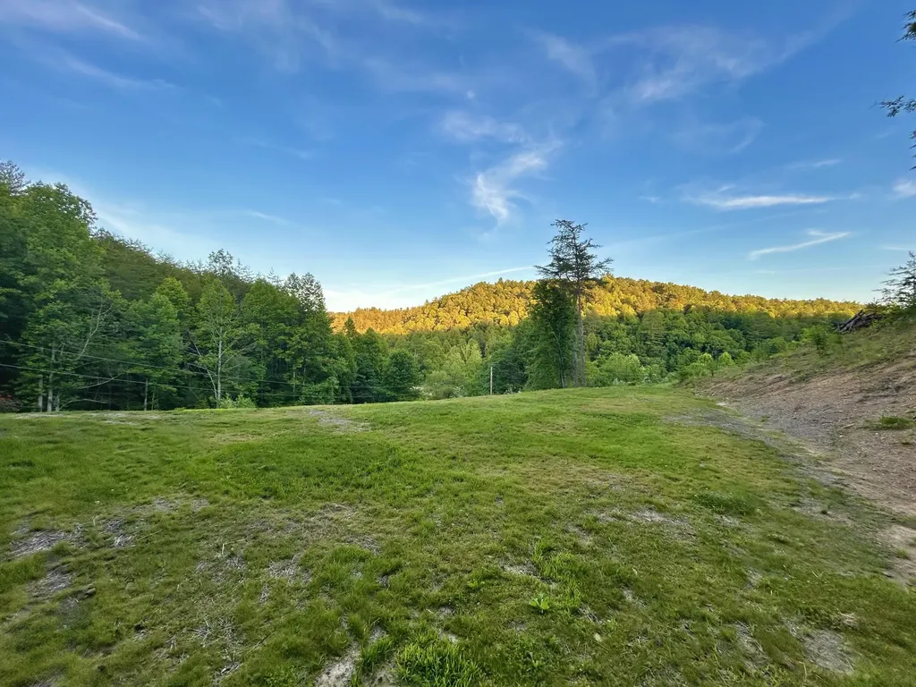 260 Bethesda Mission Road Campton KY 41301