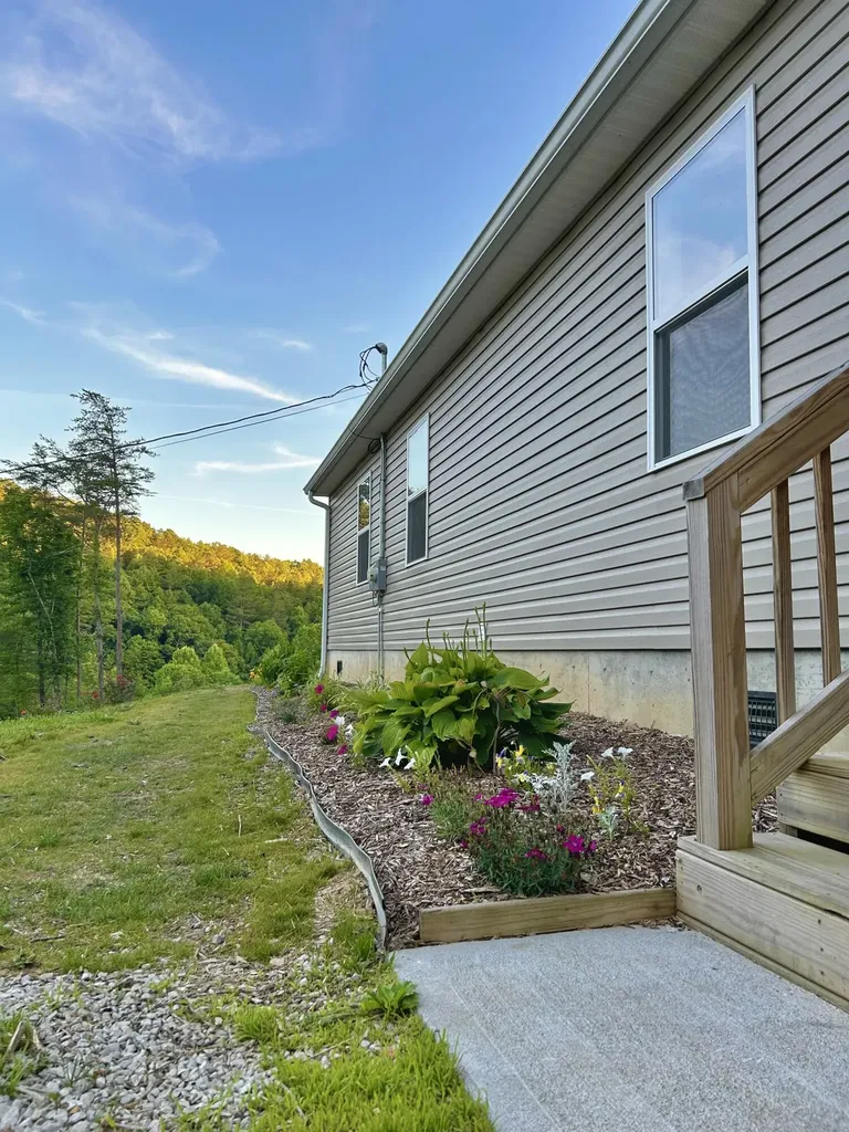 260 Bethesda Mission Road Campton KY 41301