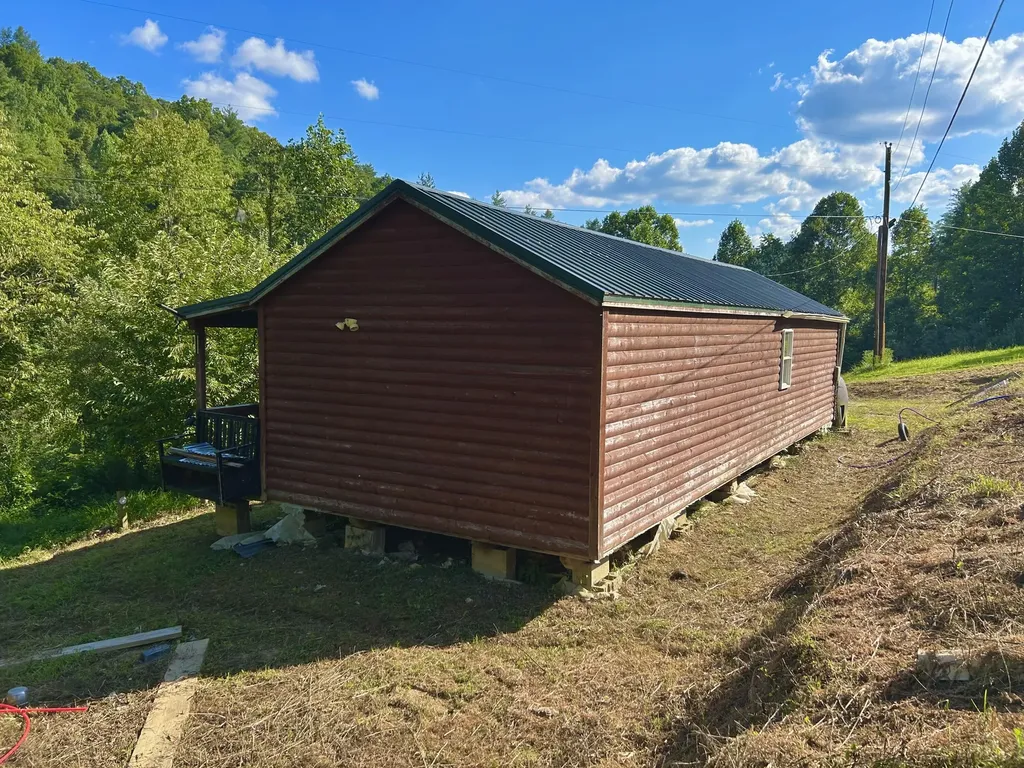 260 Bethesda Mission Road Campton KY 41301