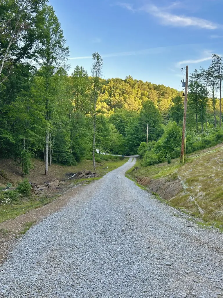 260 Bethesda Mission Road Campton KY 41301