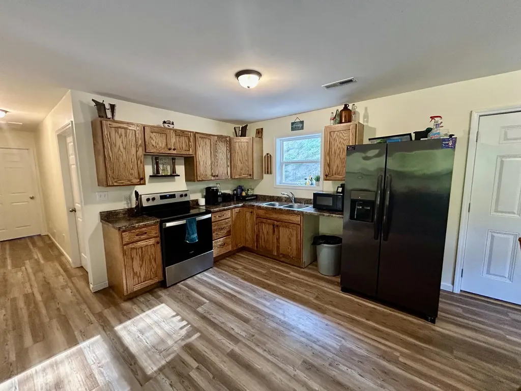 260 Bethesda Mission Road Campton KY 41301