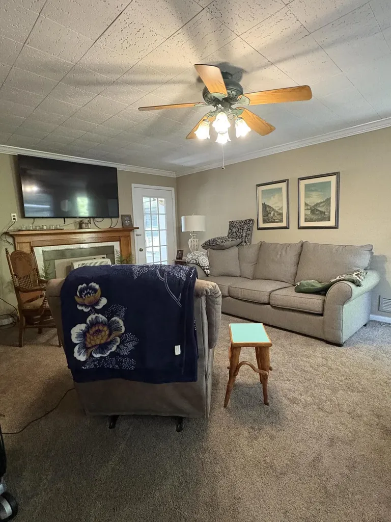 111 House Avenue Manchester KY 40962