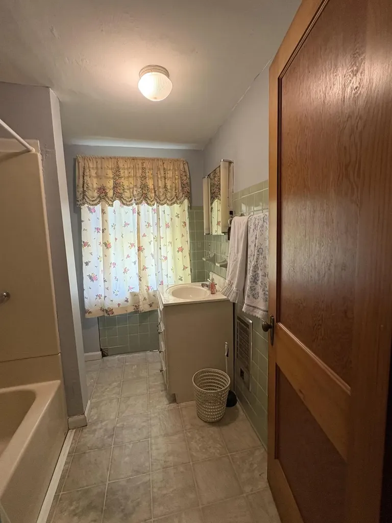 111 House Avenue Manchester KY 40962
