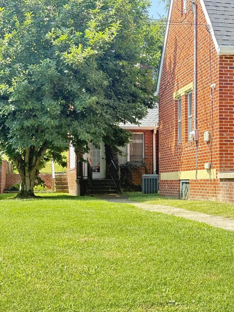 111 House Avenue Manchester KY 40962