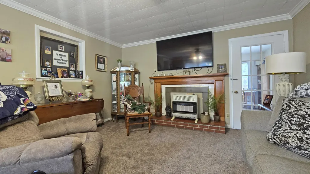 111 House Avenue Manchester KY 40962
