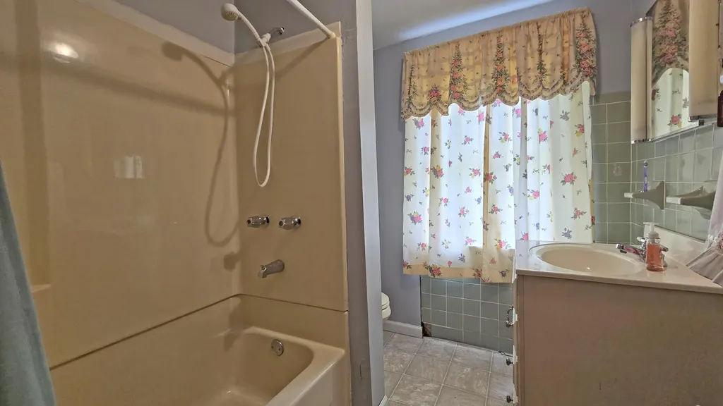 111 House Avenue Manchester KY 40962