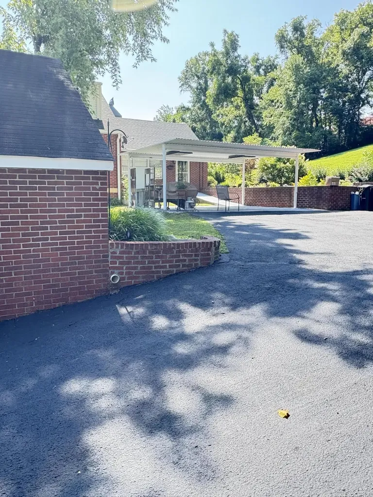 111 House Avenue Manchester KY 40962