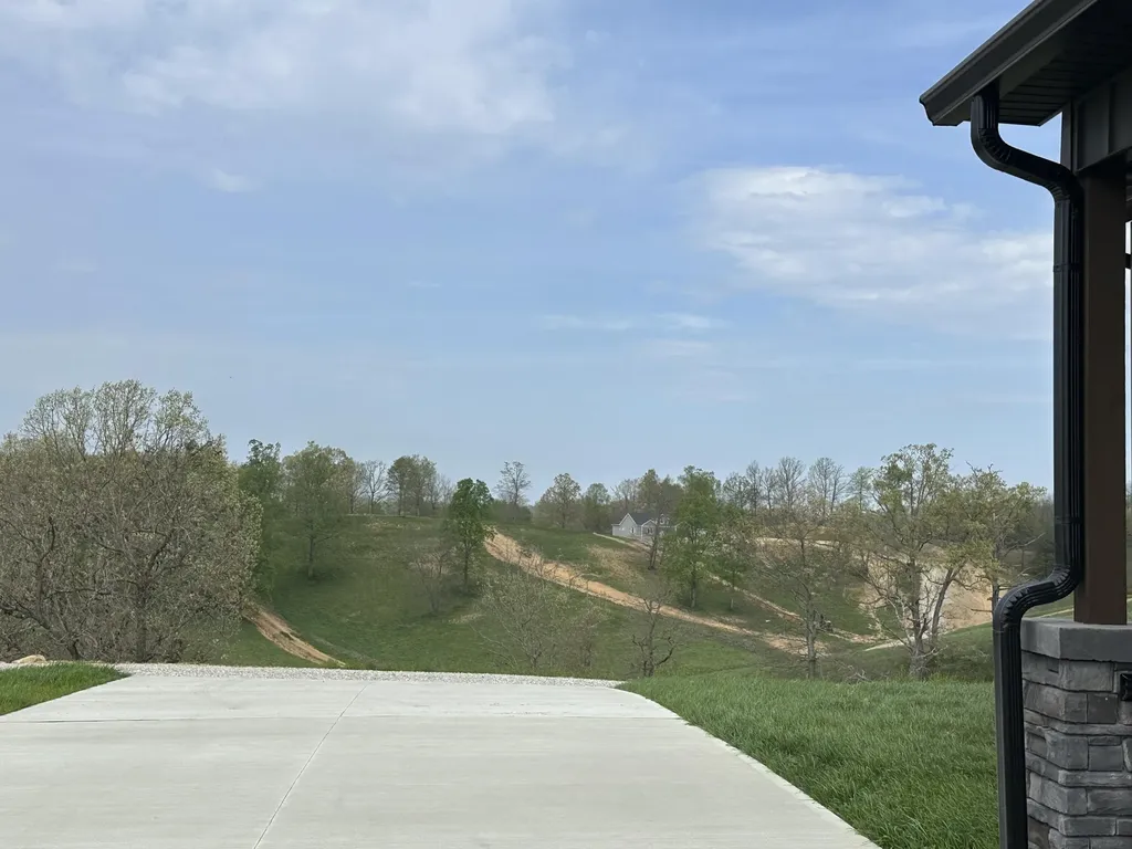 71 Eagle Landing London KY 40741