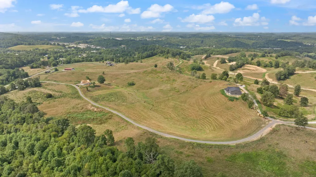 71 Eagle Landing London KY 40741