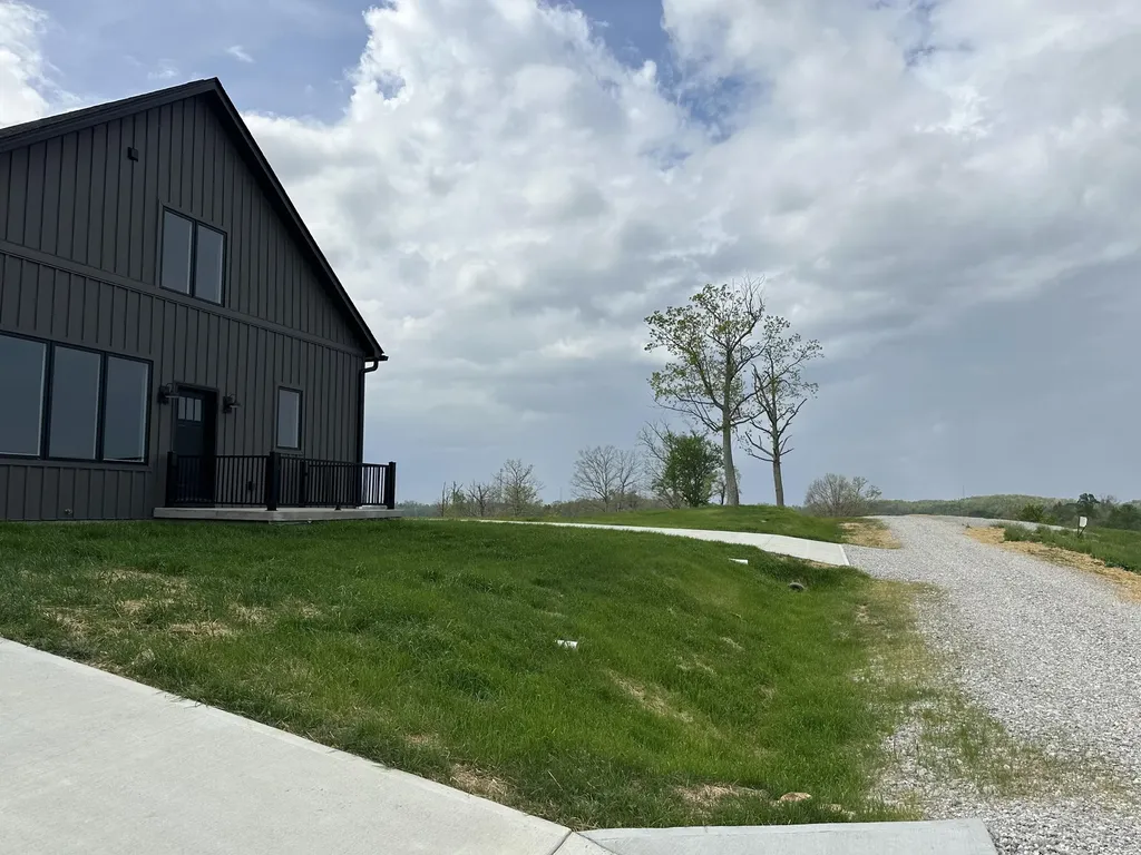 71 Eagle Landing London KY 40741