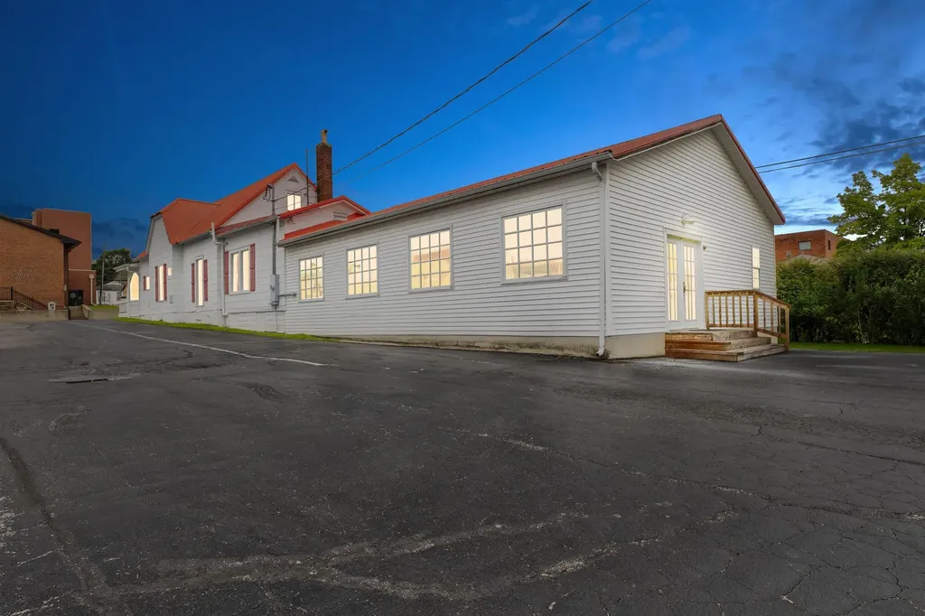 134 E Main Street Morehead KY 40351