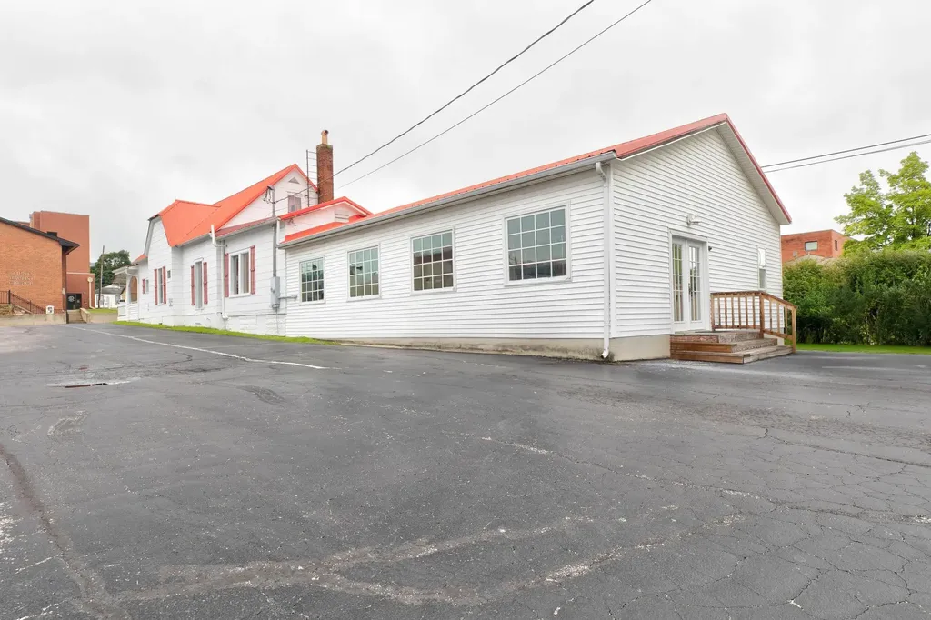 134 E Main Street Morehead KY 40351