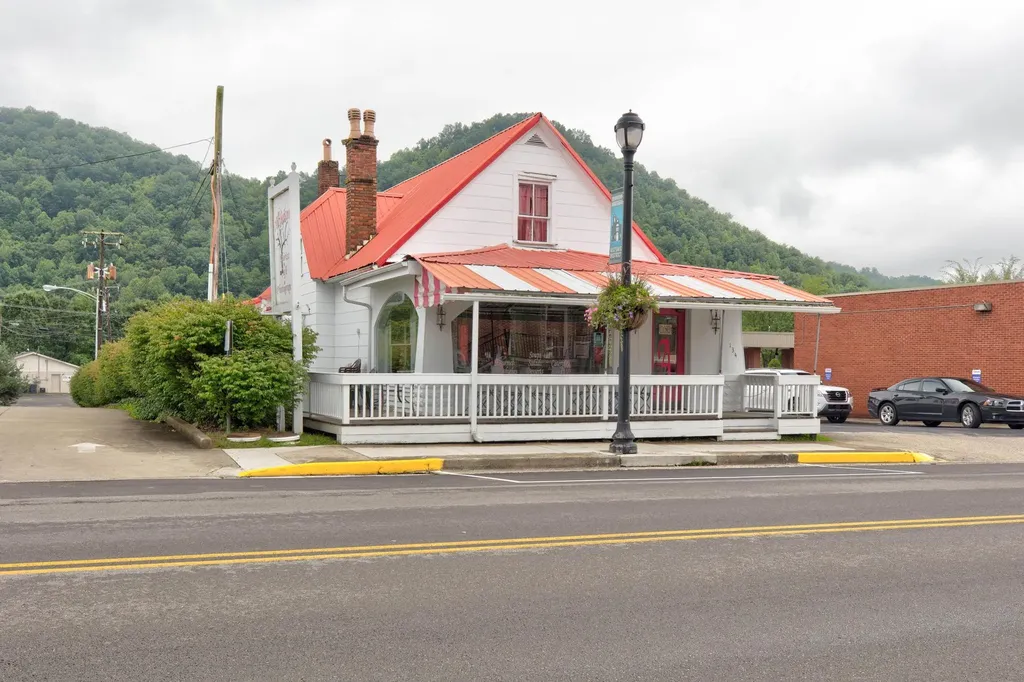 134 E Main Street Morehead KY 40351