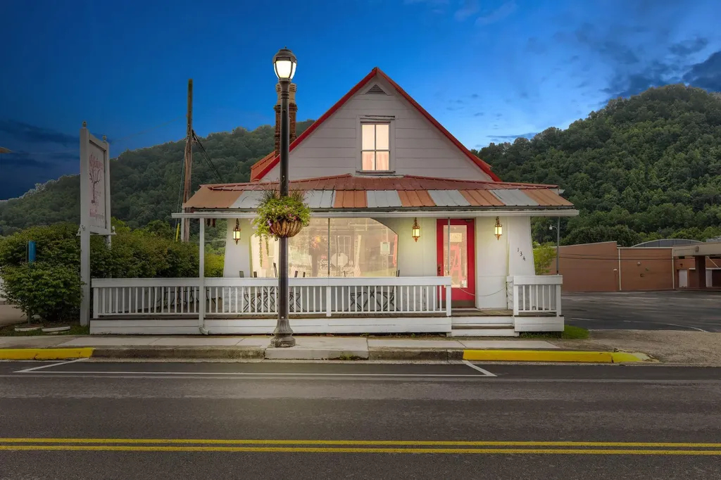 134 E Main Street Morehead KY 40351