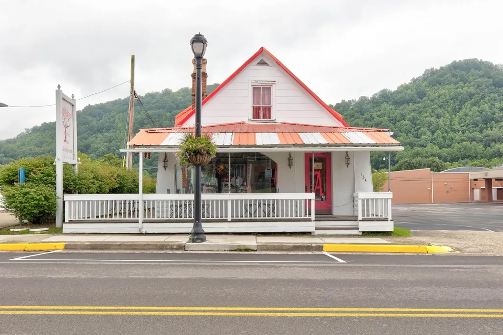 134 E Main Street Morehead KY 40351
