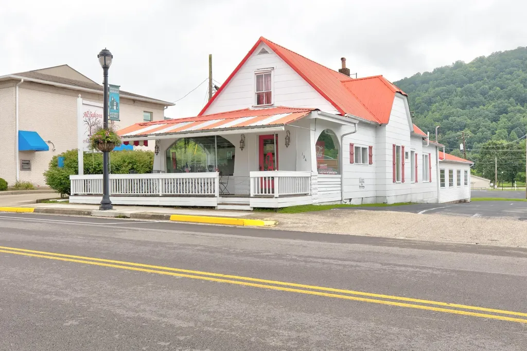 134 E Main Street Morehead KY 40351