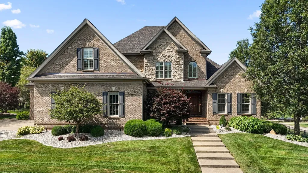 3853 Real Quiet Lane Lexington KY 40509