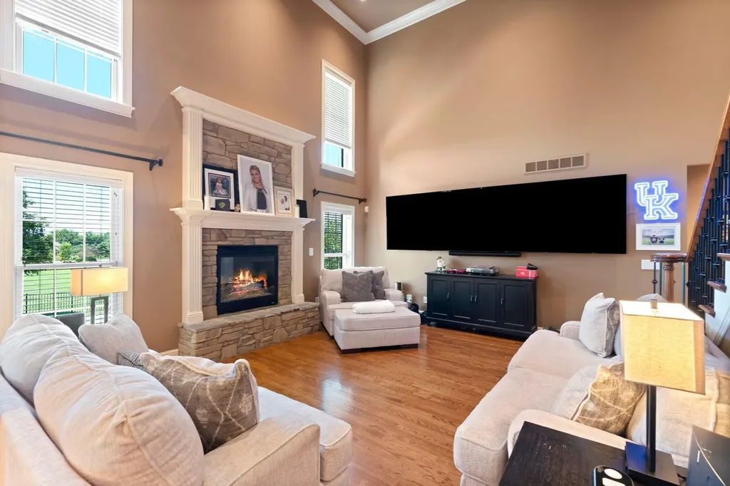 3853 Real Quiet Lane Lexington KY 40509