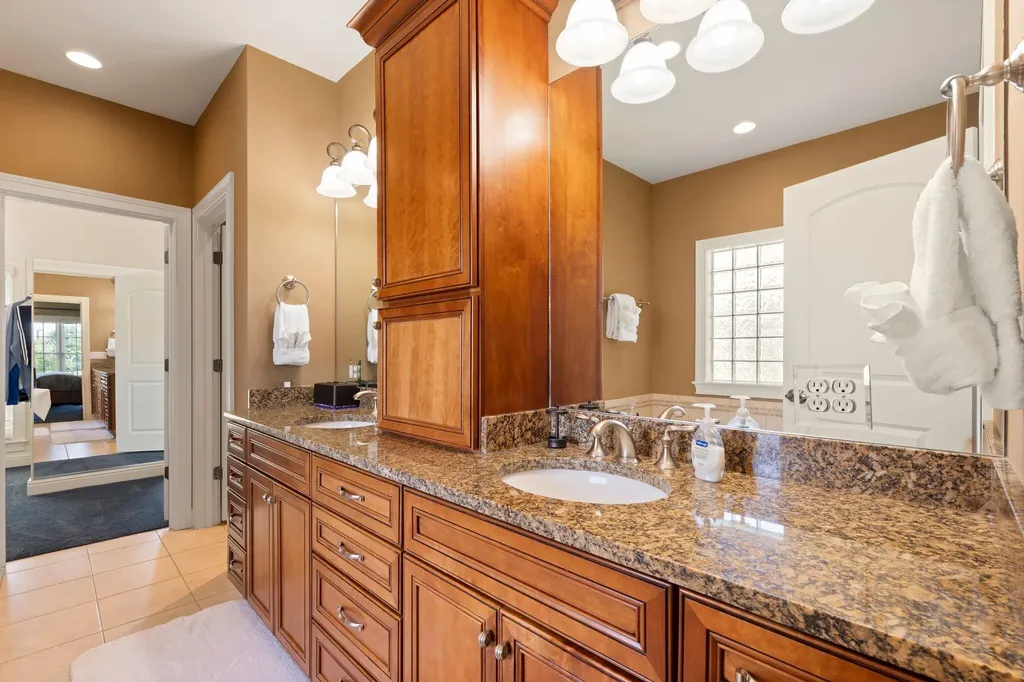 3853 Real Quiet Lane Lexington KY 40509