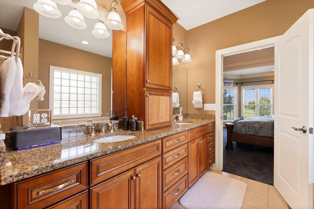 3853 Real Quiet Lane Lexington KY 40509