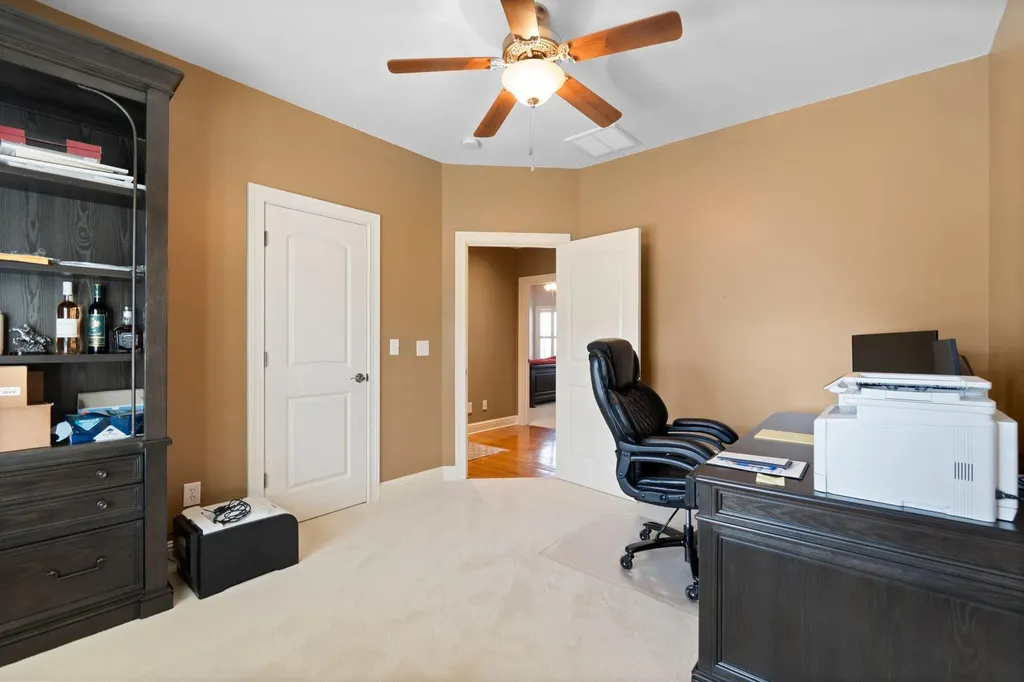 3853 Real Quiet Lane Lexington KY 40509