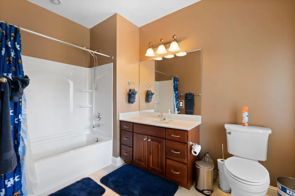 3853 Real Quiet Lane Lexington KY 40509